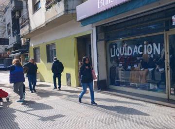 Local comercial de 2 ambientes, Caballito · Excelente Local Sobre La Vía Pública en Av Acoyte a m de Av Avellaneda
