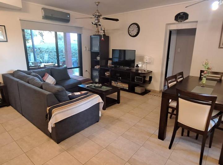 Casa · 160m² · 9 Ambientes · 2 Cocheras