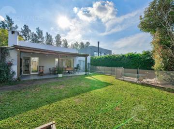 Casa · 137m² · 4 Ambientes · 4 Cocheras · Venta Casa 4 Ambientes Jardín Pileta Barrio La Comarca Pacheco