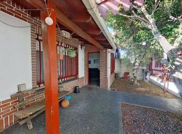 Casa · 122m² · 4 Ambientes · 1 Cochera · Venta Amplia Casa 4 Ambientes C/cochera San Justo