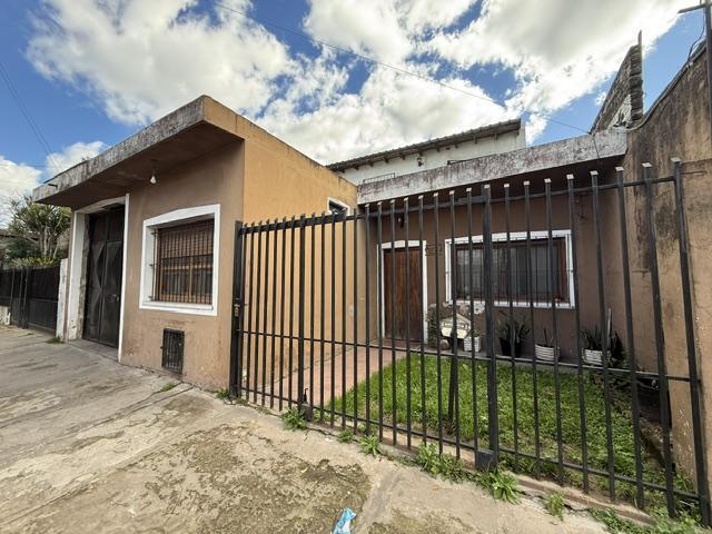 Casa · 130m² · 4 Ambientes · 1 Cochera