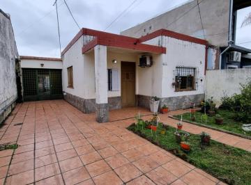 Casa · 127m² · 6 Ambientes · 4 Cocheras · Casa y Departamento en Venta en El Centro de del Viso, Pilar, Sobre Calle Lisandro de La Torre