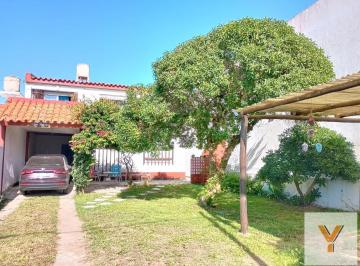Casa · 120m² · 7 Ambientes · Casa en Venta - 4 Dorm. 2 Baños - 300 m - Las Toninas