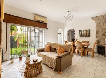 PH · 141m² · 4 Ambientes · PH en Saavedra