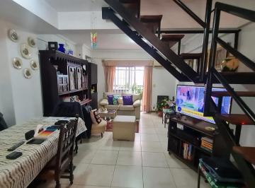Departamento de 3 ambientes, Monte Castro · Departamento de 67 m² con 2 Dorm. en Venta en Monte Castro