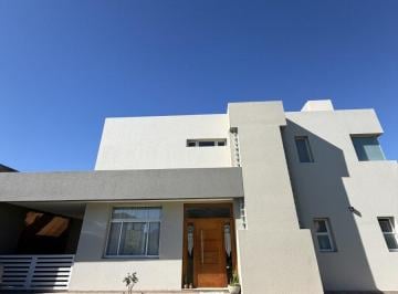 Casa · 178m² · 6 Ambientes · Casa en Venta - Country Palos Verdes