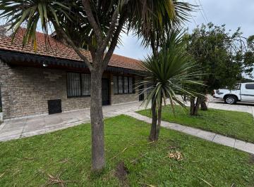 Casa · 386m² · 6 Ambientes · 2 Cocheras · Venta Casa 6 Ambientes en Luis Guillon