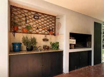 Casa · 62m² · 3 Ambientes · 1 Cochera · Casa en Carpinteria Ocasion! Amoblada.3 Amb.