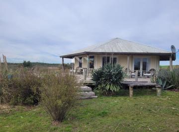Casa · 72m² · 3 Ambientes · Casa en Alquiler en Carmelo, Colonia