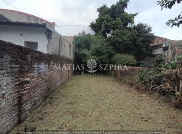 Terreno · 117m² · 4 Ambientes · Venta de Lote con 4 Departamentos