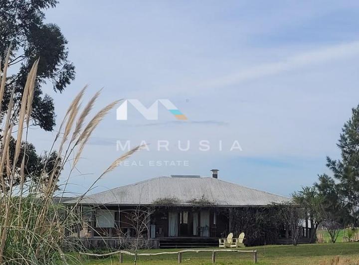 Casa · 200m² · 4 Ambientes