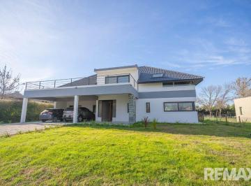Casa · 275m² · 5 Ambientes · 2 Cocheras · Venta Casa 5 Amb a Estrenar Altos de Manzanares
