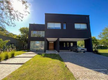 Casa · 232m² · 5 Ambientes · Casa a Estrenar Barrio Cerrado Fincas de Hudson Berazategui