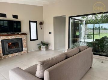 Casa · 140m² · 4 Ambientes · 2 Cocheras · Casa en San Miguel del Monte