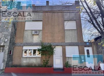 Casa · 114m² · 5 Ambientes · Casa de 3 Dorm. con Patio en Alquiler Rosario