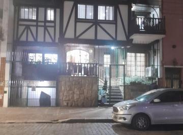 Casa · 350m² · 6 Ambientes · 4 Cocheras · Venta Casa 6 Ambientes Pileta Villa Crespo