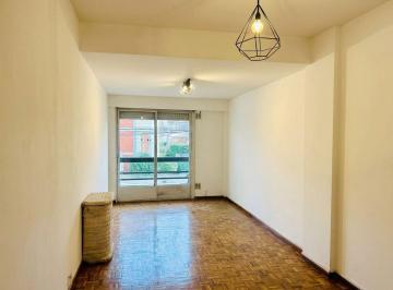 Departamento · 46m² · 2 Ambientes · Dos Ambientes con Balcón y Patio en Caballito