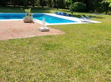 Quinta vacacional · 143m² · 2 Dormitorios · 2 Cocheras · Venta Casa Quinta Villa California, Santa Fe.