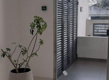 Departamento de 3 ambientes, Lomas de Zamora · Excelente Departamento de 3 Ambientes con Balcón y Cochera en Banfield