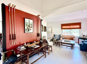 Casa de 9 ambientes, Malvinas Argentinas · Casa de 500 m² con 4 Dorm. en Venta en San Jorge Village