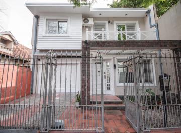 Casa · 390m² · 4 Ambientes · 2 Cocheras · Casa en Venta de 4 Ambientes en Quilmes Centro