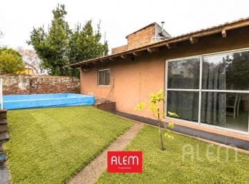 Casa · 200m² · 5 Ambientes · 2 Cocheras · Casa en Venta en Lomas de Zamora