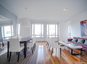 Departamento · 92m² · 2 Ambientes · 1 Cochera · Venta 2 Amb Maxima Categoria Puerto Madero con Cochera Fija y Baulera