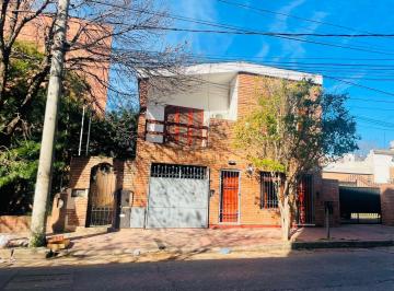 PH · 232m² · 6 Ambientes · 1 Cochera · Venta Casa 2 Dorm + Depto 2 Dorm Alto Alberdi Cba
