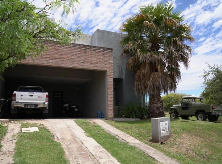 Casa · 570m² · 6 Ambientes · 2 Cocheras