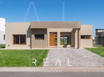 Casa · 143m² · 4 Ambientes · 2 Cocheras · Casa en Venta en San Felipe, Canning, Fondo a Pulmon
