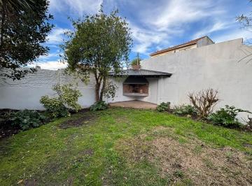 Casa · 89m² · 3 Ambientes · 1 Cochera · Casa en Parque Luro