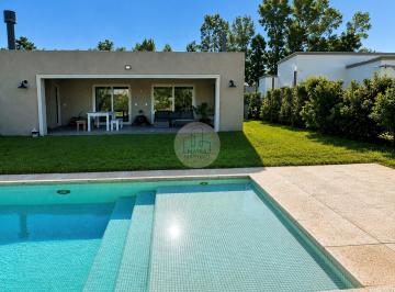 Quinta vacacional · 120m² · 4 Ambientes · 1 Cochera · Casa Quinta en Alquiler en Santo Tomas, Derqui, Pilar
