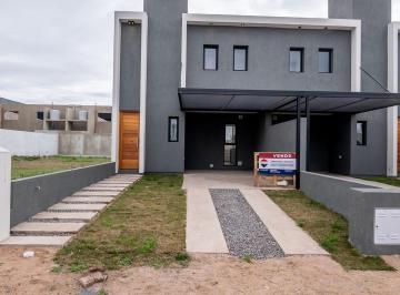 Casa · 94m² · 3 Ambientes · 1 Cochera · Venta Duplex 2 Dorm Docta Urbanizacion Cordoba