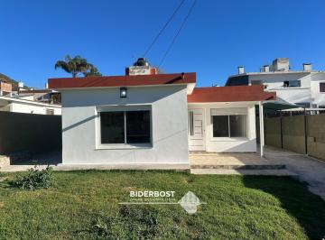 Casa · 70m² · 4 Ambientes · 2 Cocheras · Casa en Venta en Villa Carlos Paz - Barrio Malvinas