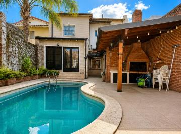 Casa de 6 ambientes, Vicente López · Excelente Chalet 2 Plantas en El Corazon de La Lucila Piscina