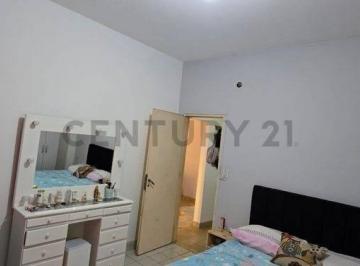 Casa · 124m² · 5 Ambientes · 2 Cocheras · Casa Multifamiliar - 3 Prop. en Villa Luzuriaga, Buenos Aires - Apto Crédito