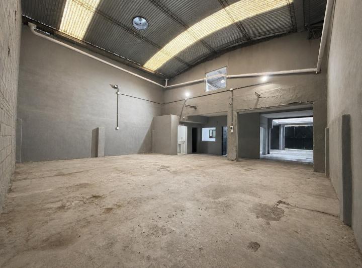 Depósito · 293m² · 6 Ambientes