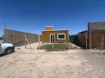 Casa · 70m² · 4 Ambientes · 1 Cochera · Casa en Rawson