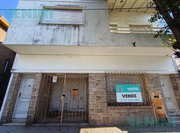 Casa · 270m² · 6 Ambientes · 1 Cochera · Casa Venta Vicente López Refaccionar Lote