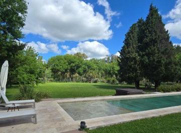 Casa · 200m² · 4 Ambientes · 3 Cocheras · Casa en Fincas de San Vicente 5 Amb. Lote 4000 m