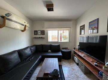PH · 80m² · 3 Ambientes · PH en Planta Baja en Liniers. Apto Credito.