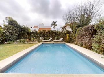 Casa · 130m² · 5 Ambientes · 2 Cocheras · Casa en Venta de 5 Ambientes en Aranjuez Country Club con Pileta