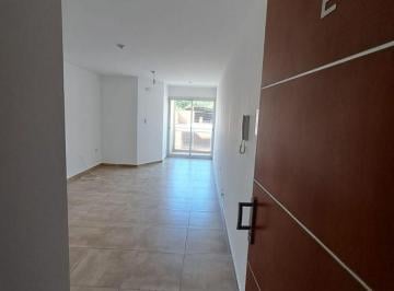 Departamento de 2 ambientes, Córdoba · Departamento de 40 m² con 1 Dormitorio en Alquiler en Güemes, con Cochera.