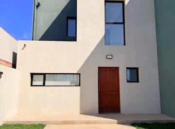 PH · 116m² · 4 Ambientes · 1 Cochera · Venta Duplex 3 Dorm. con Pileta, B° Tierra Mansa, Centenario