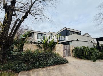 Casa · 400m² · 5 Ambientes · 4 Cocheras · Casa en Venta en La Pradera Haras de Pilar de Calidad y Diseño Premium