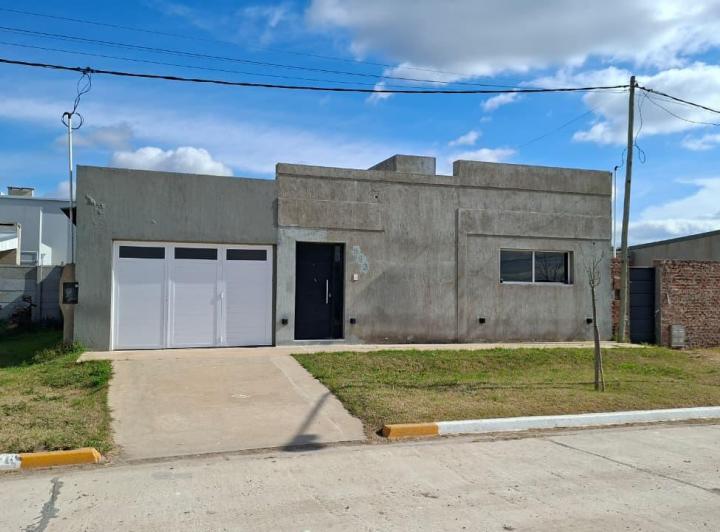 Casa · 90m² · 3 Dormitorios · 1 Cochera