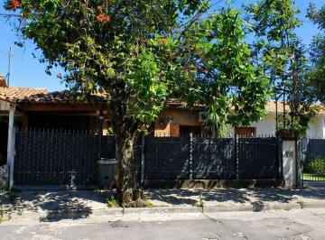 Casa de 4 ambientes, Tres de Febrero · Casa de 203 m² con 3 Dorm. en Venta en Ciudad Jardín