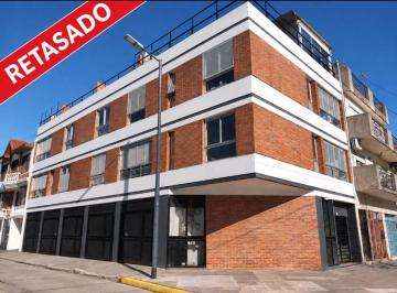 Departamento de 2 ambientes, Parque Chacabuco · Venta 2 Amb Al Fte 48 m² Mas 26 m² de Terraza Propia en Parque Chacabuco