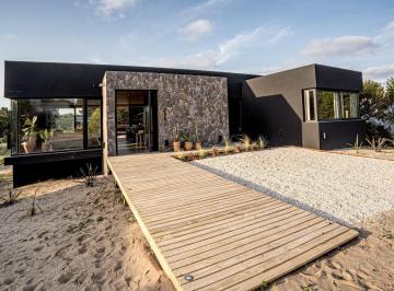 Casa · 235m² · 6 Ambientes · 2 Cocheras · Casa de 5 Dorm. en Venta - Residencial I, Costa Esmeralda