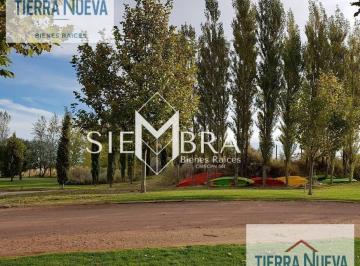 Terreno · 656m² · Terreno en Mari Menuco